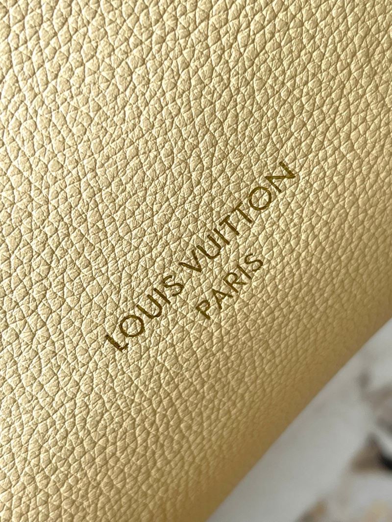 Louis Vuitton Hobo Bags